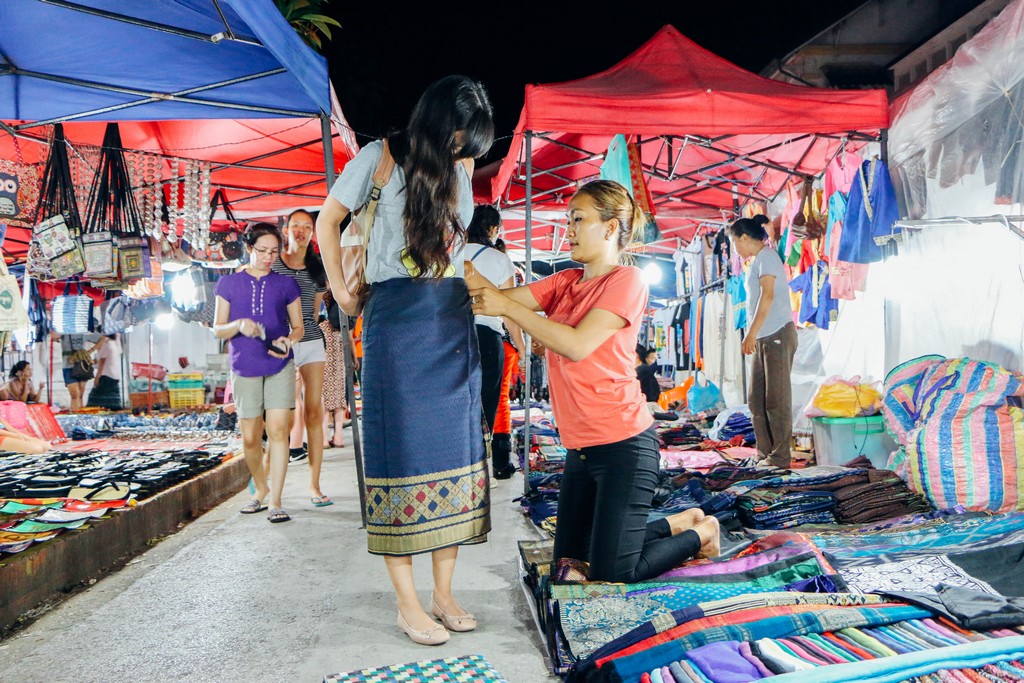 ถนนคนเดิน หลวงพระบาง