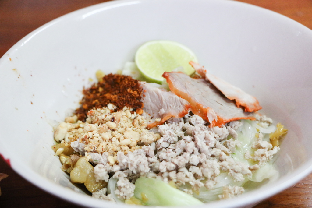 ก๋วยเตี๋ยวสุโขทัย ร้านตาปุ้ย