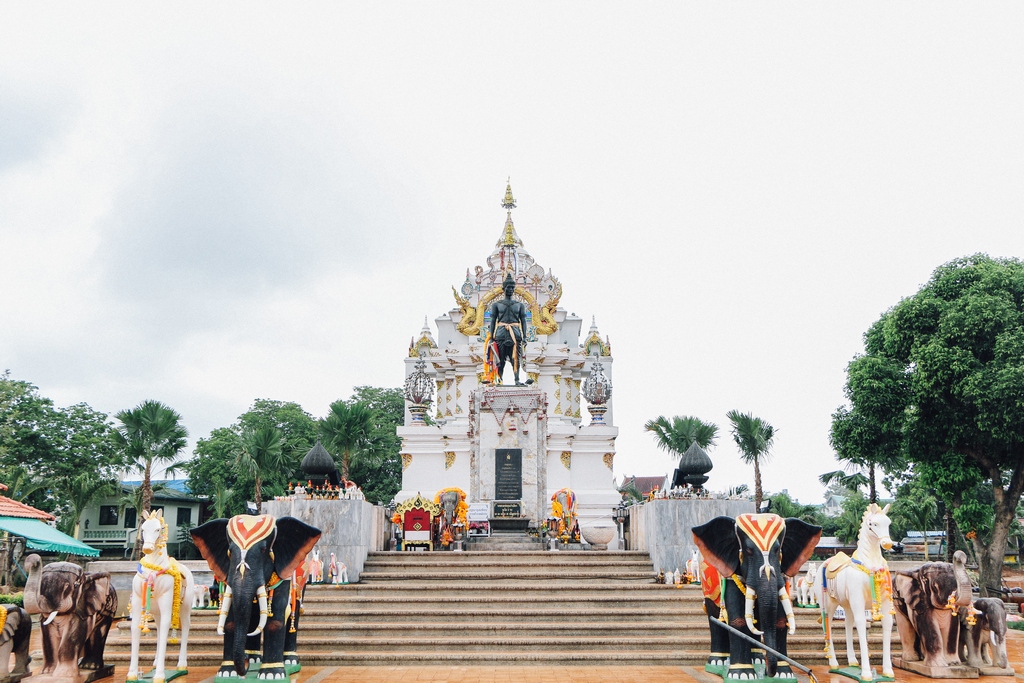 อนุสาวรีย์พ่อขุนงำเมือง